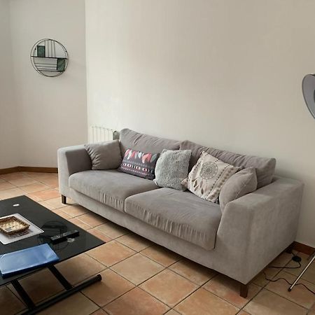 Appartement Avec Terrasse Gien Ngoại thất bức ảnh