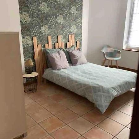 Appartement Avec Terrasse Gien Ngoại thất bức ảnh