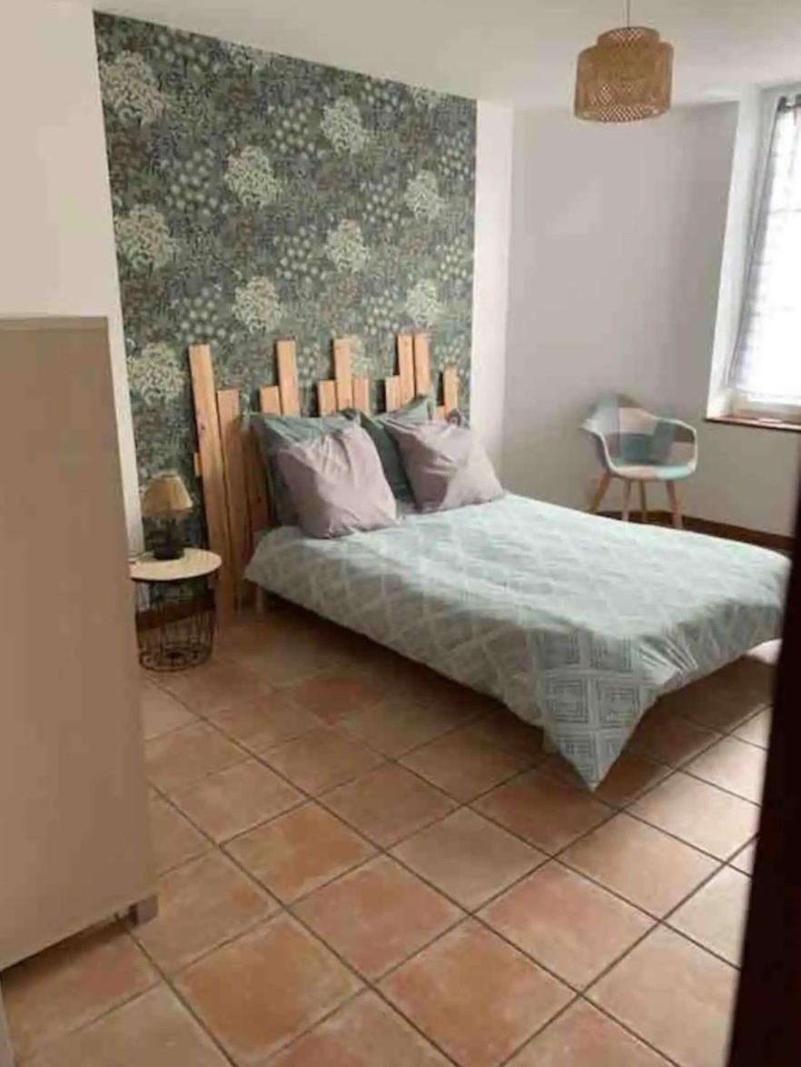Appartement Avec Terrasse Gien Ngoại thất bức ảnh
